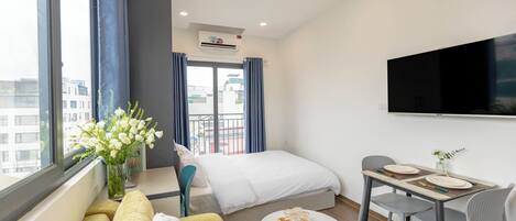 Studio Suite, City View