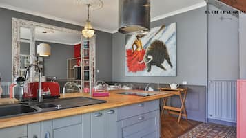 Réfrigérateur, micro-ondes, four, lave-vaisselle