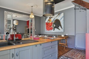 Fridge, microwave, oven, dishwasher