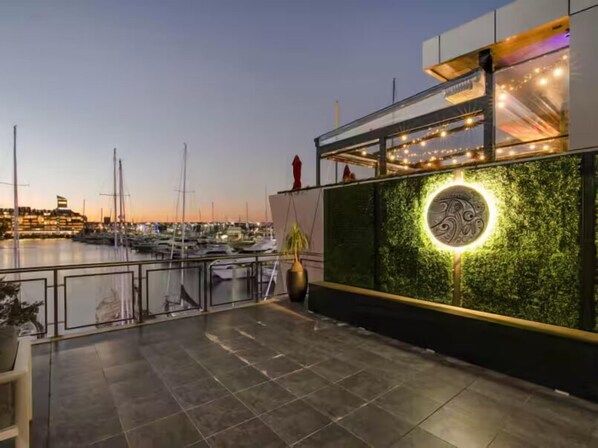 Terrace/patio - Viaduct's Big Balcony Breathtaking Views (Auckland)