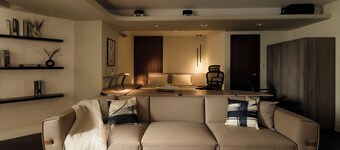 Philosopher's Oasis, 30sec to ZhongXiao Dunhua MRT