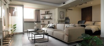 Philosopher's Oasis, 30sec to ZhongXiao Dunhua MRT