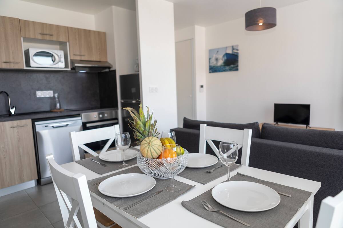 Appartement, uitzicht op rivier | Woonruimte