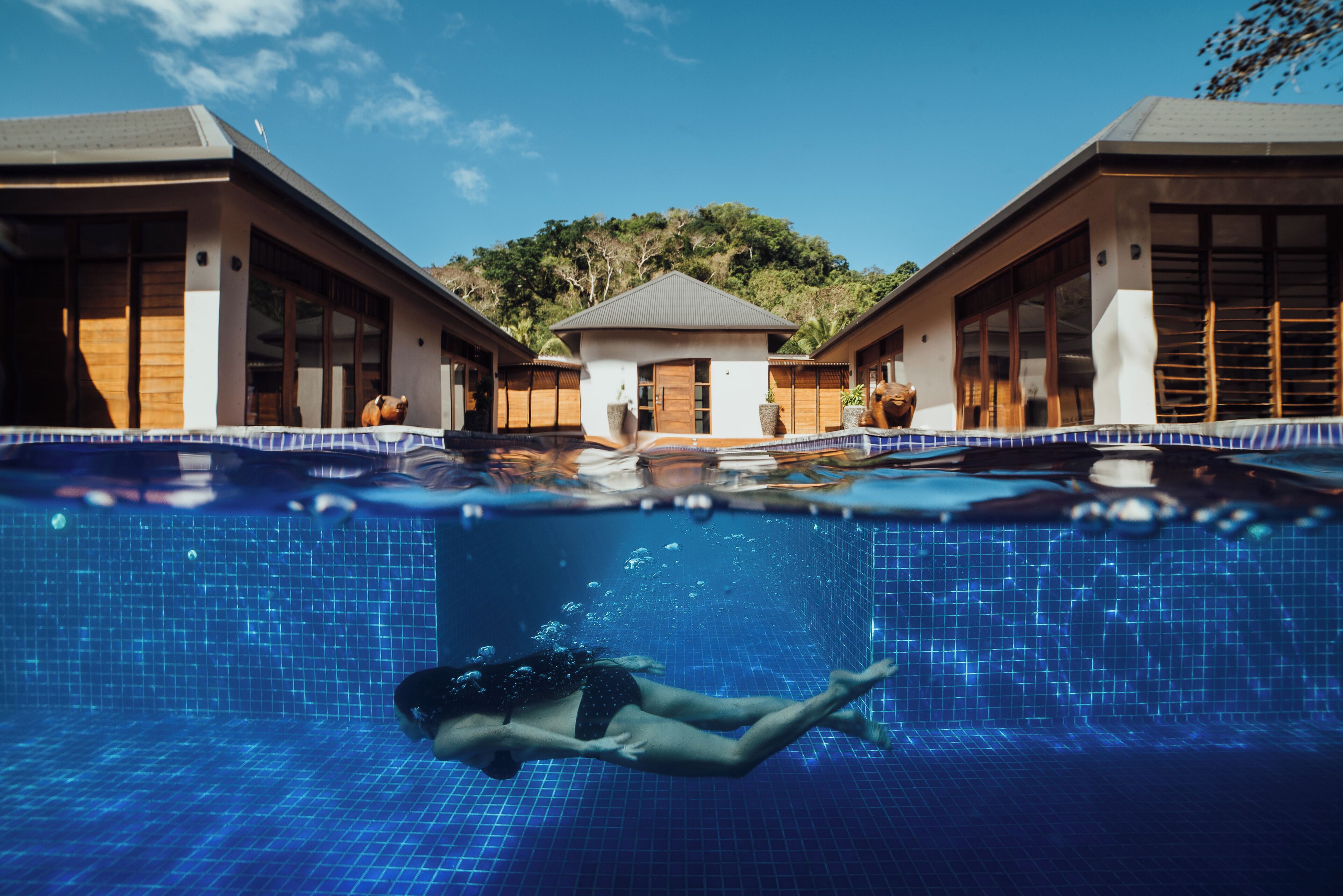 2 outdoor pools, sun loungers
