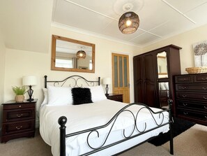 House | 3 bedrooms - Penzance Charming Family Home 3 bed 2 Bathrooms (Penzance)