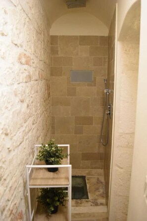 Apartamento, 2 quartos, para fumantes, piscina particular | Banheiro