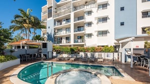 A heated pool - Mariners Unit 11 Kings Beach QLD (Kings Beach)