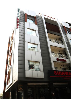 Front of property - Aqcha Hotel (Islamabad)