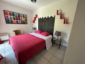 4 chambres, fer et planche à repasser, Wi-Fi, draps fournis