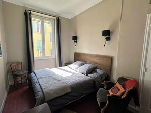 1 soverom, skrivebord, strykejern/-brett og wi-fi