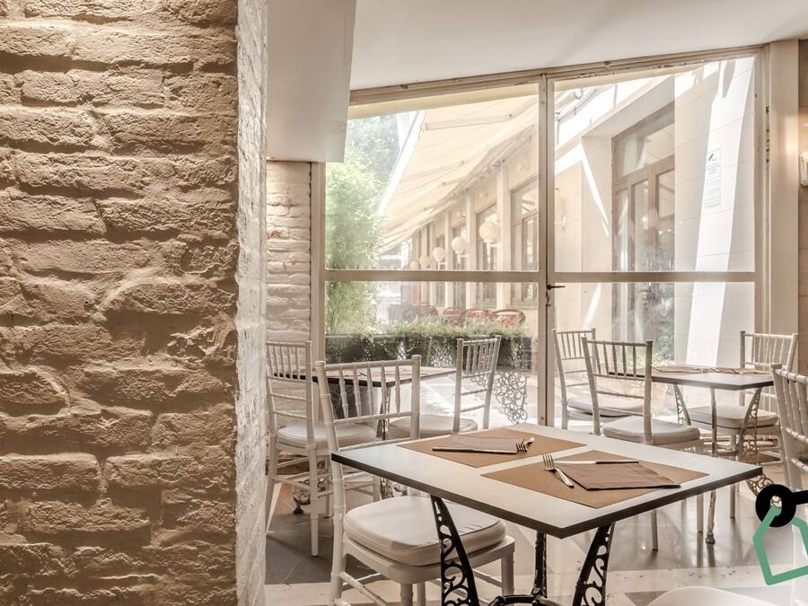 Café da manhã com buffet grátis todos os dias