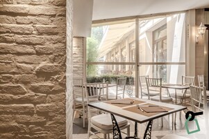 Desayuno buffet incluido todos los días