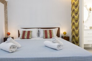 2 chambres, fer et planche à repasser, Wi-Fi gratuit, draps fournis