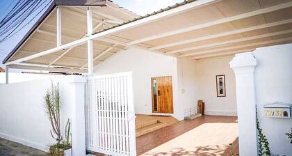 White House • 5min Walk »Old City • By Walking Street