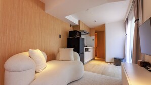 Unclassified image, 4 of 87, button - MKG Home (Tokyo)
