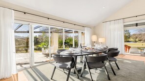 Dining - The Lake House - The Vintage (POKOLBIN)