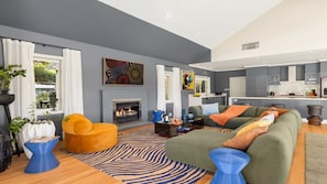TV, fireplace