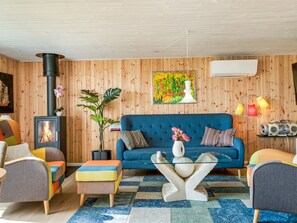 TV, fireplace - "Dragan" - 250m from the sea by Interhome (Sæby)