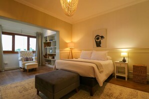 3 habitaciones, escritorio, wifi y ropa de cama 