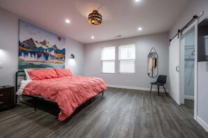 4 bedrooms, WiFi, bed sheets