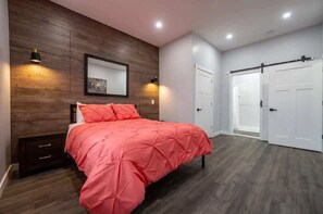 4 bedrooms, WiFi, bed sheets