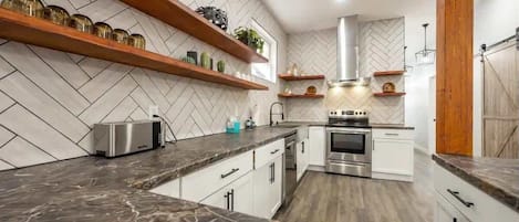 Fridge, microwave, oven, stovetop