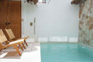 Comfort villa, 1 kingsize bed, veranda | Zwembad | Een buitenzwembad