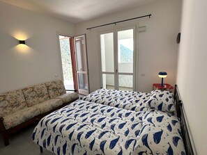 2 bedrooms, WiFi, bed sheets