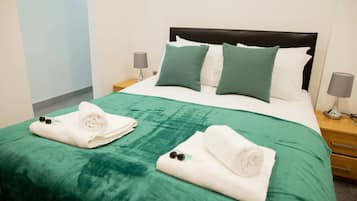 1 bedroom, desk, iron/ironing board, WiFi