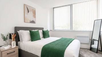 1 bedroom, desk, iron/ironing board, WiFi