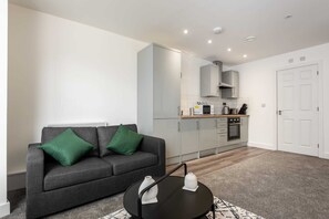 Televisión y oficina 