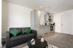 Unclassified image, 3 of 13, button - Cosy & Bright Central Rotherham Apartment (Rotherham)