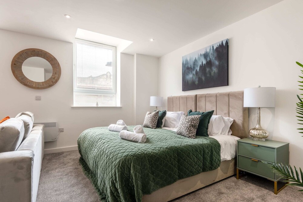 Contemporary 1 Bed Central Rotherham Studio Rotherham Abritel