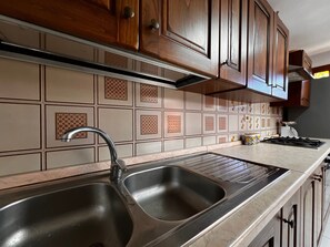 Private kitchen - Villa by the sea_beach walk (Porto Sa Ruxi)