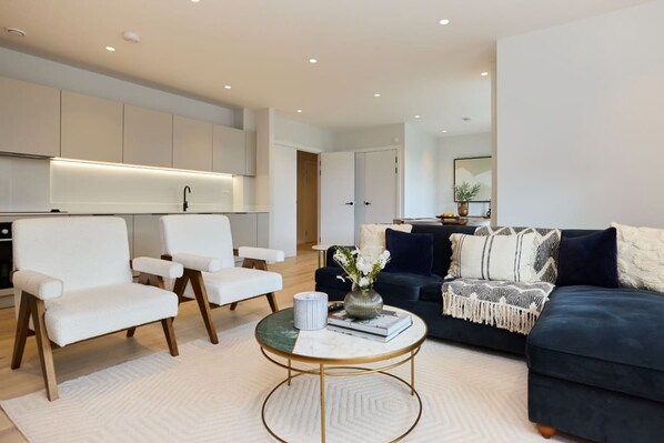 Apartment | 2 bedrooms - The Brondesbury Place - Bright 2bdr Flat With Balcony Parking (London)