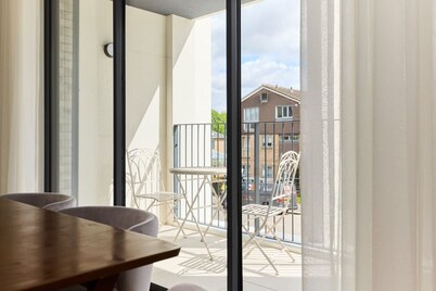 The Brondesbury Place - Bright 2bdr Flat With Balcony Parking