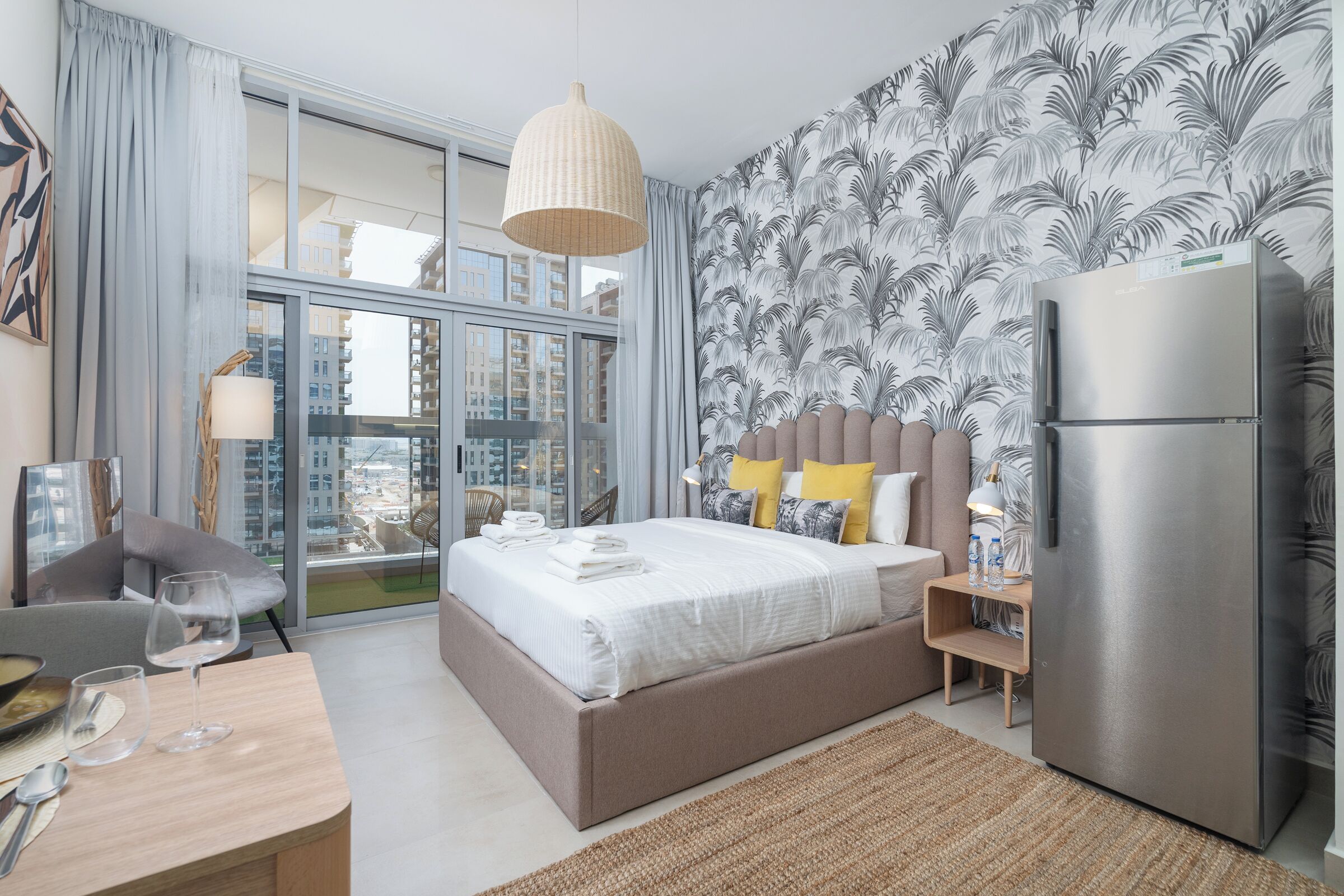 Superior studio, balkon, uitzicht op de stad | Individueel gedecoreerd, een strijkplank/strijkijzer, gratis wifi