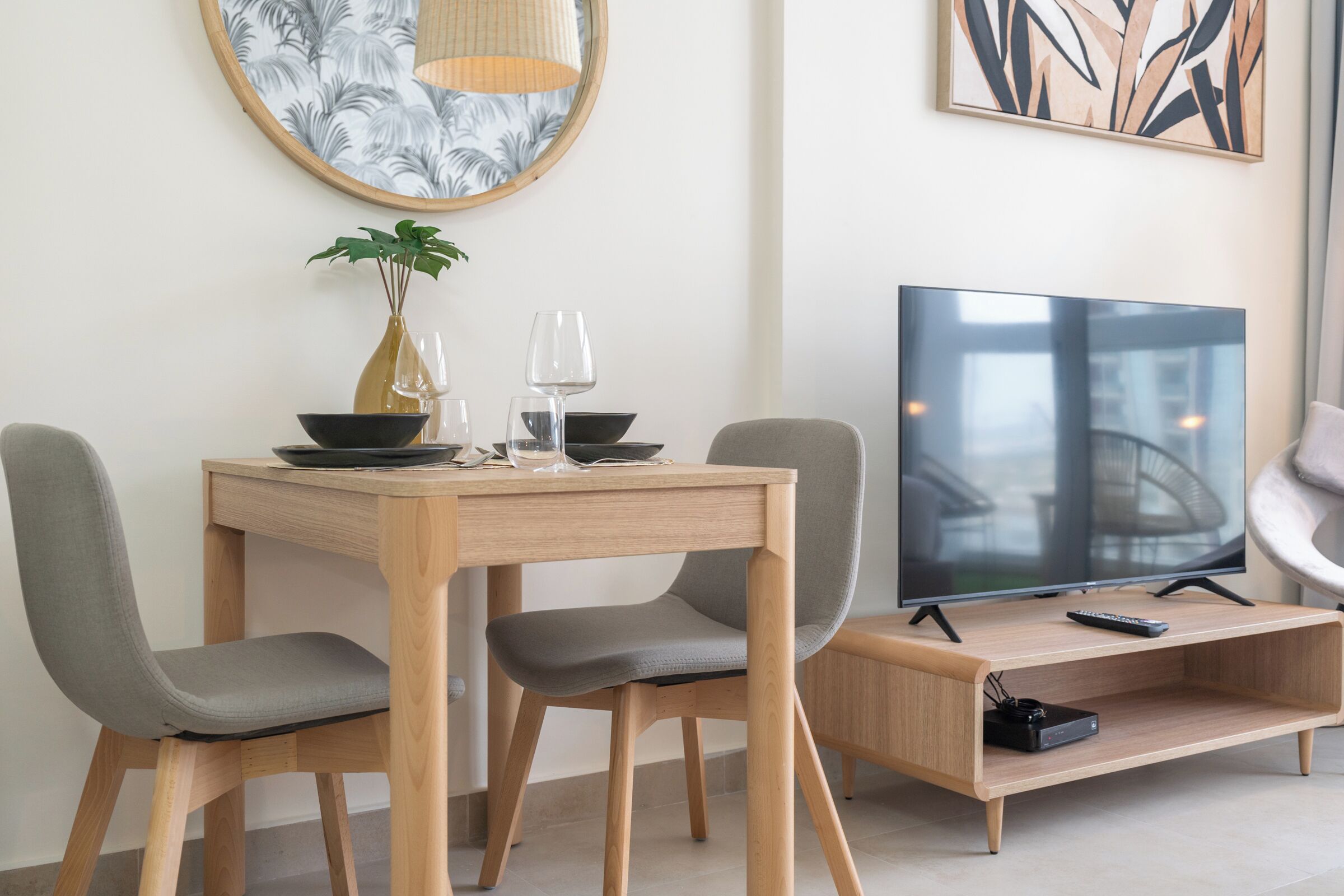 高级开间, 阳台, 城市景观 | 餐厅