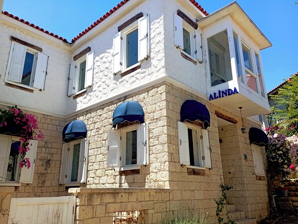 Front of property - Alinda Alaçatı (Cesme)