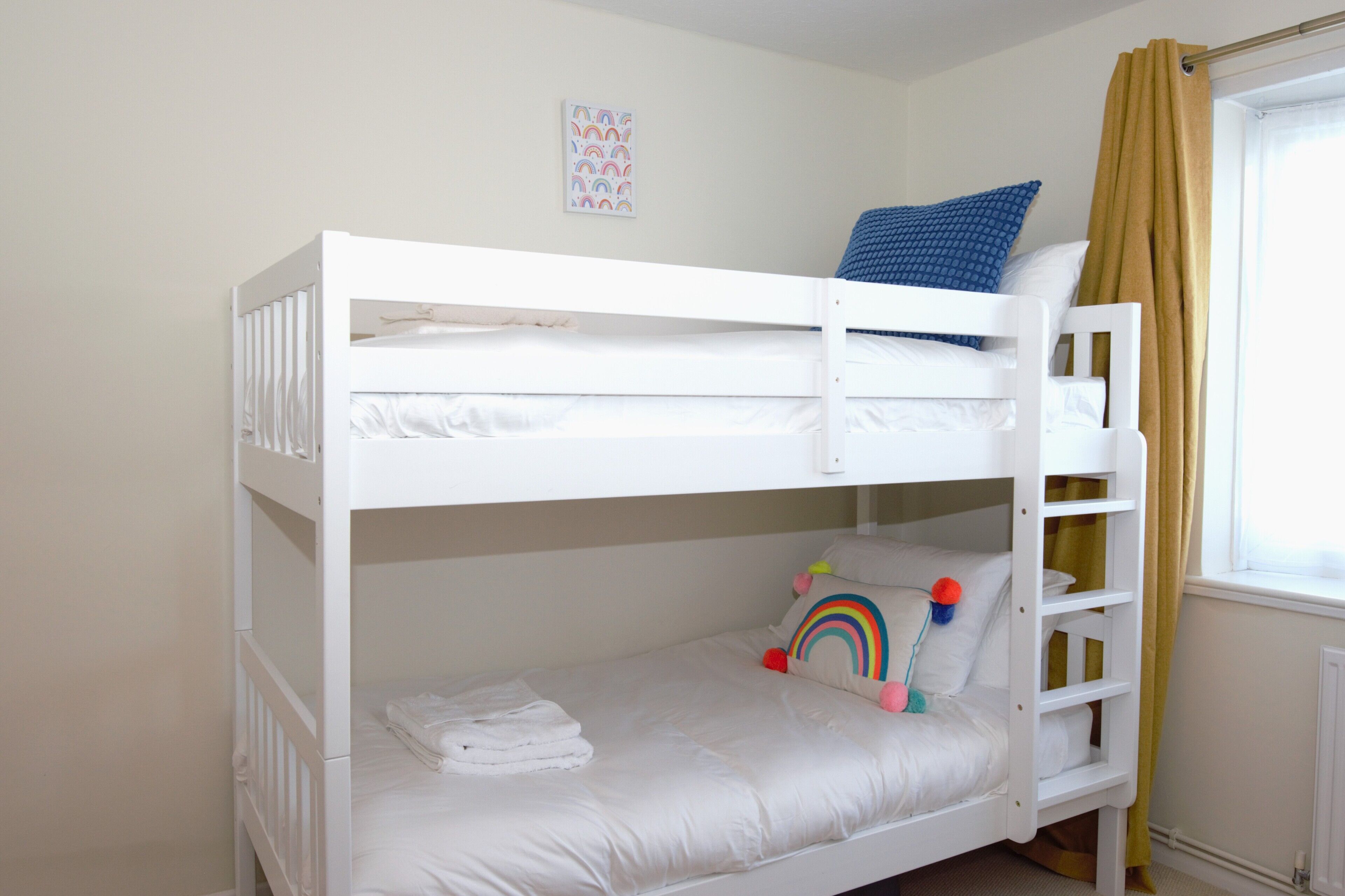 3 soverom, strykejern/-brett, reiseseng for barn og wi-fi (inkludert)