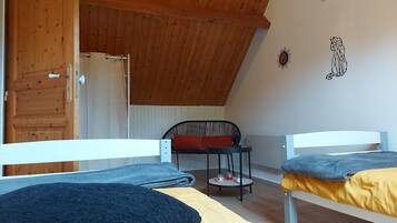 2 bedrooms, free WiFi, bed sheets