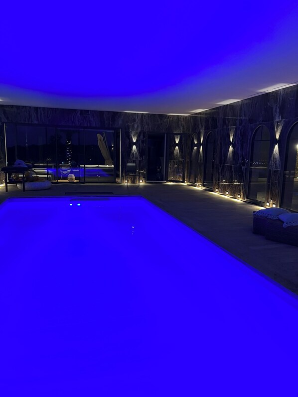 Piscine couverte, piscine chauffée