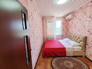 Lägenhet | Vardagsrum | 32-tums smart-tv med kabelkanaler