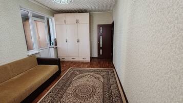 1 habitación, tabla de planchar con plancha y wifi gratis