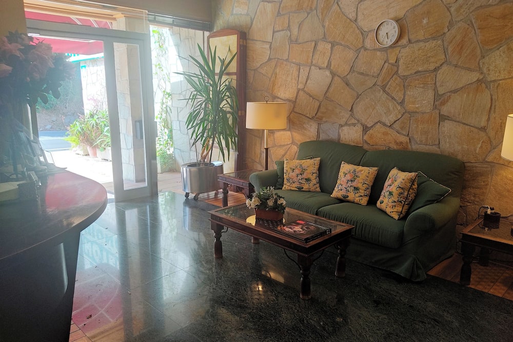 Hotel Suite Mioño Castro