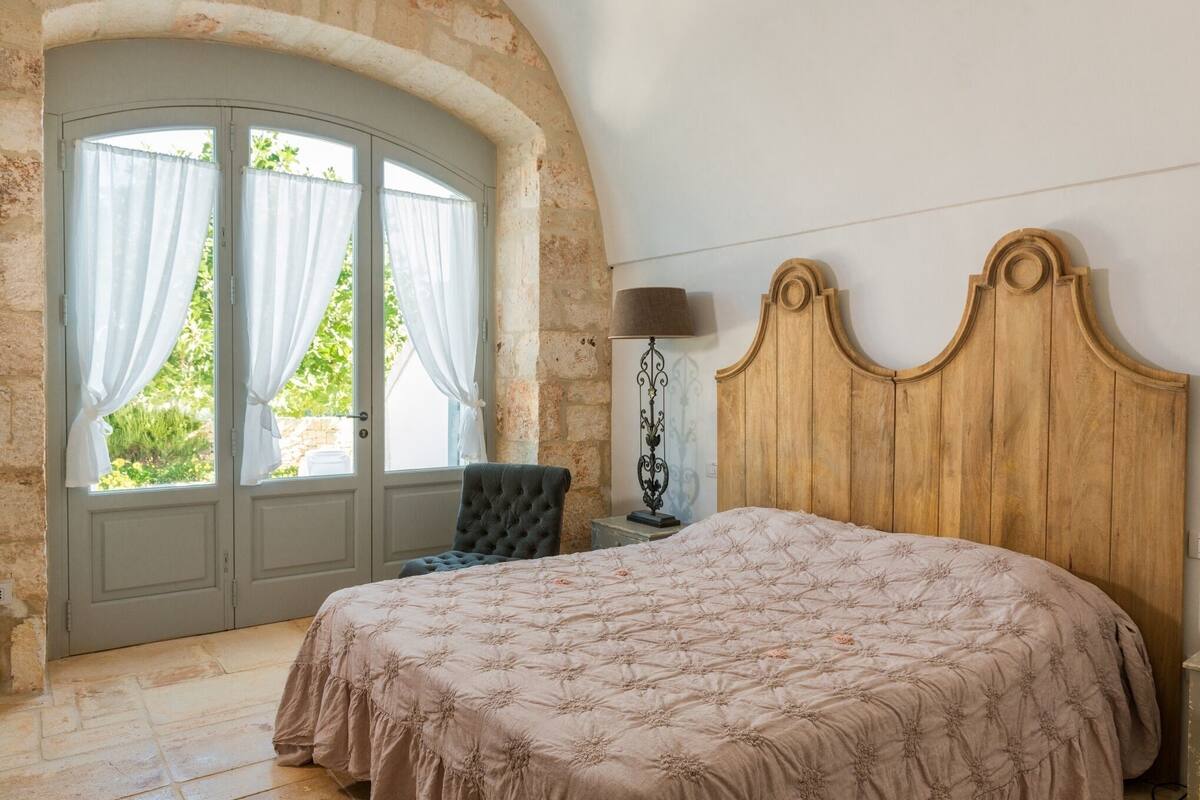 Superior Apartment | 1 bedroom, iron/ironing board, free WiFi, bed sheets