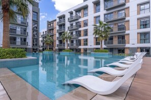 Outdoor pool - NEW Listing Peaceful Studio TOP Amenitie (Dubai)