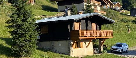 المنشأة من الخارج