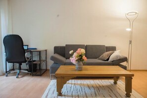 Living area - Zentrum Ruhig Hell Gartenwohnung (München)