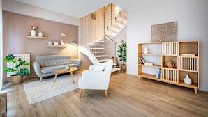 Duplex, Hill View | Living area